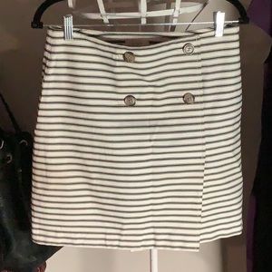 "LOFT" IVORY & BLACK STRIPED BUTTTON FRONT MARINE FAUX WRAP SKIRT SIZE: 4 NWT